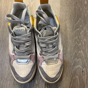 Oncept phoenix women’s sneakers size 8.5 EUC